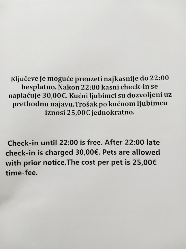 Nova Galerija West App Mary - Parking In Garage Lägenhet Zagreb Exteriör bild