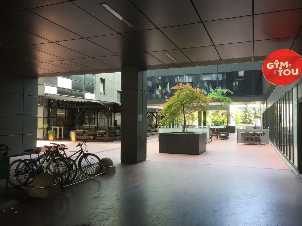 Nova Galerija West App Mary - Parking In Garage Lägenhet Zagreb Exteriör bild